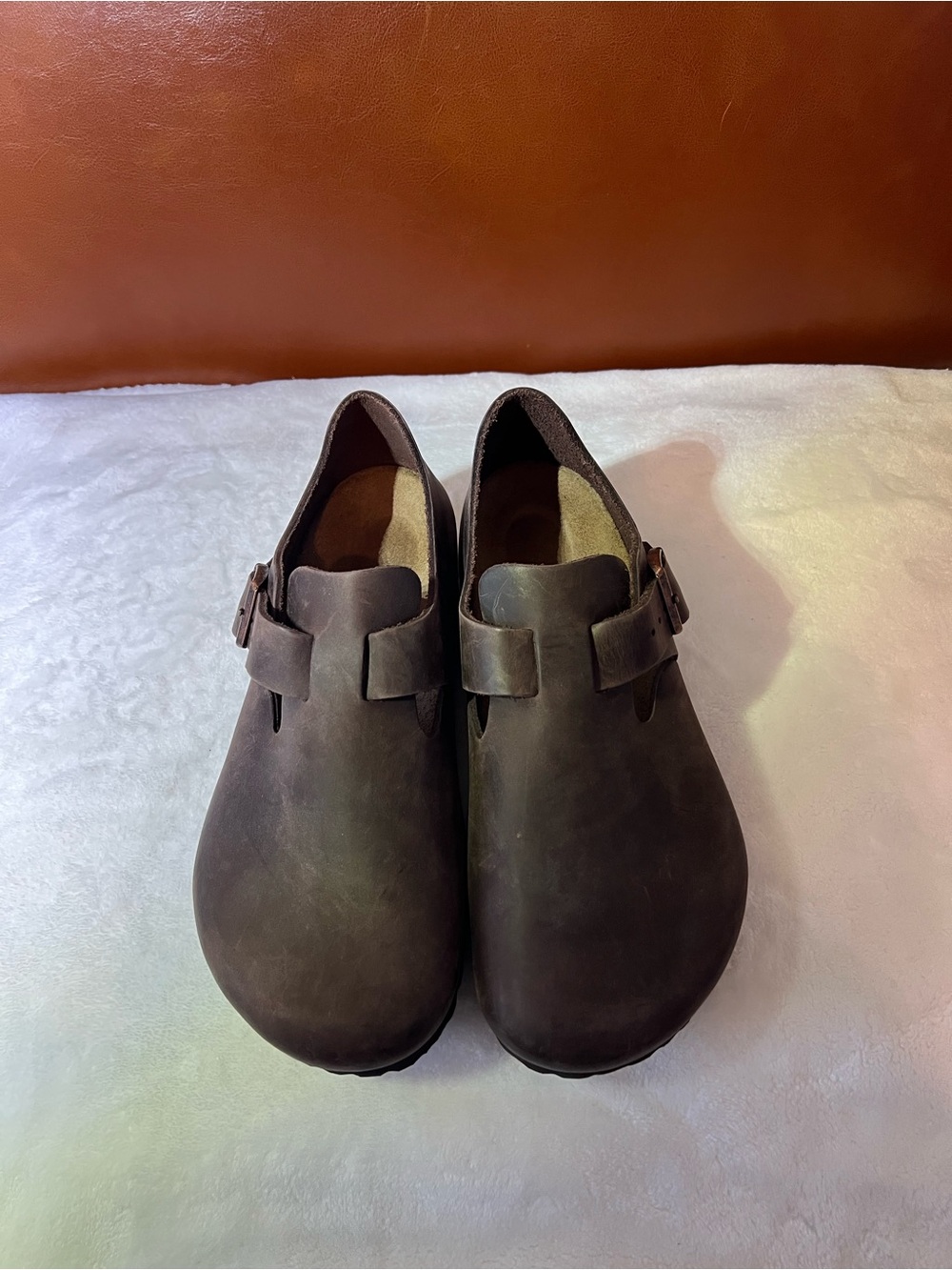 Birkenstock London Oiled Leather Brown Leather Slip-On Clogs with Buckle - Picture 3 of 10